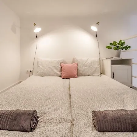 The Grey - Studio With Sleeping Loft In The Center Of Apartmán *
