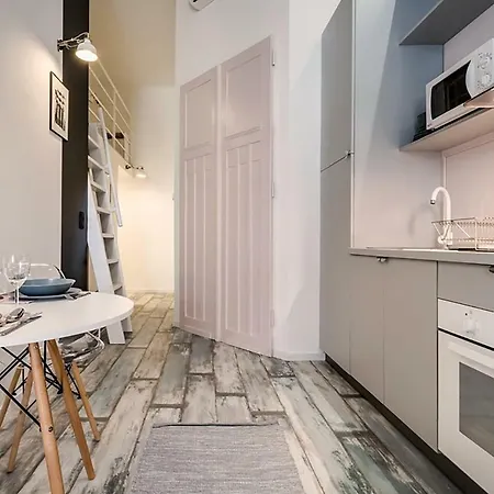 The Grey - Studio With Sleeping Loft In The Center Of Apartmán Budapešť